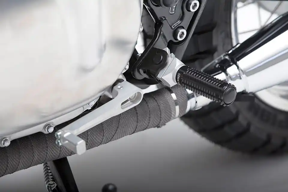 Neuheit Rasten-Set LSL Extreme gefräst M5 mit ABE schwarz für Triumph Thunderbird Sport 900 ccm Bj. 1994 - 2003