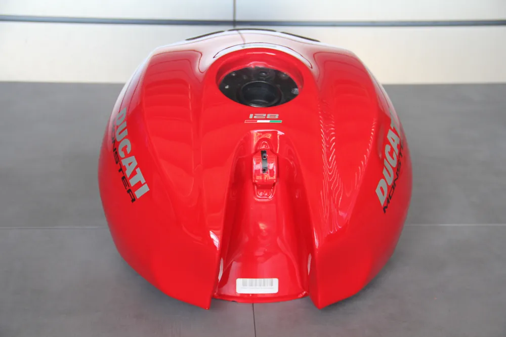 Sichere Zahlung Ducati Monster 821 original Kraftstofftank rot